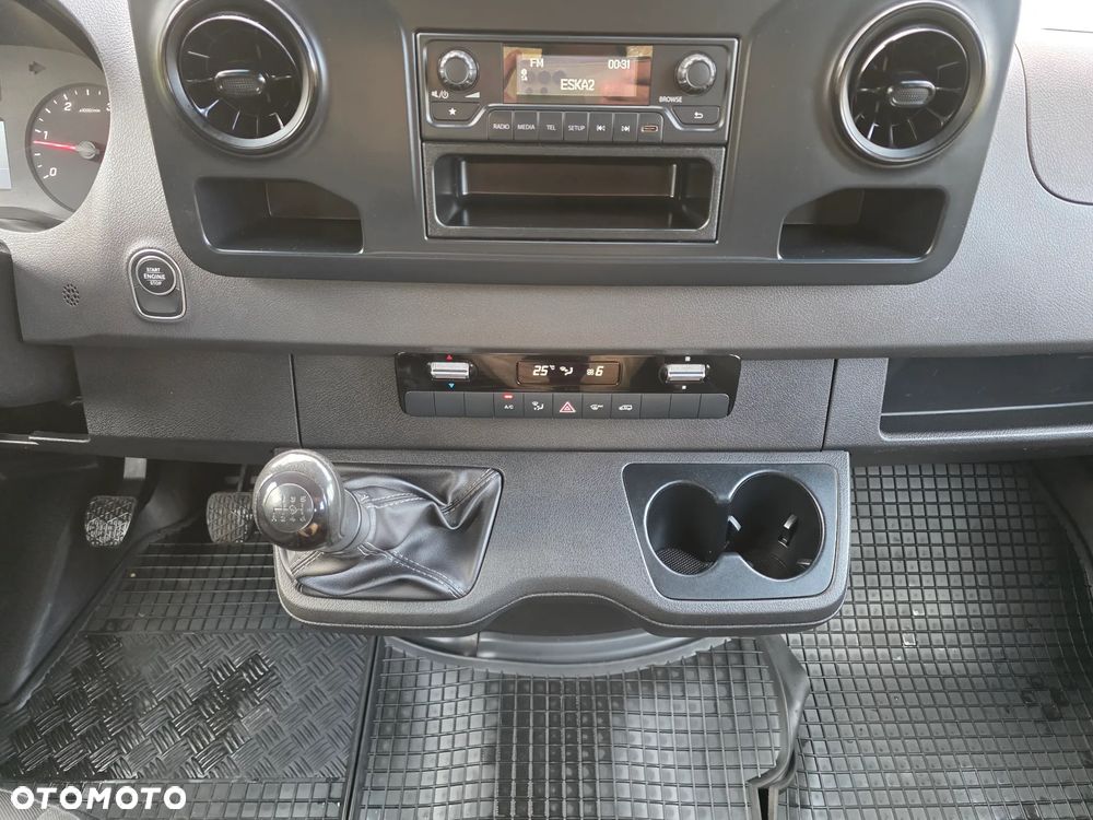 Mercedes-Benz Sprinter - 18