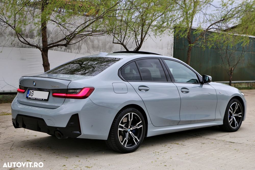 BMW Seria 3 330i xDrive AT - 26
