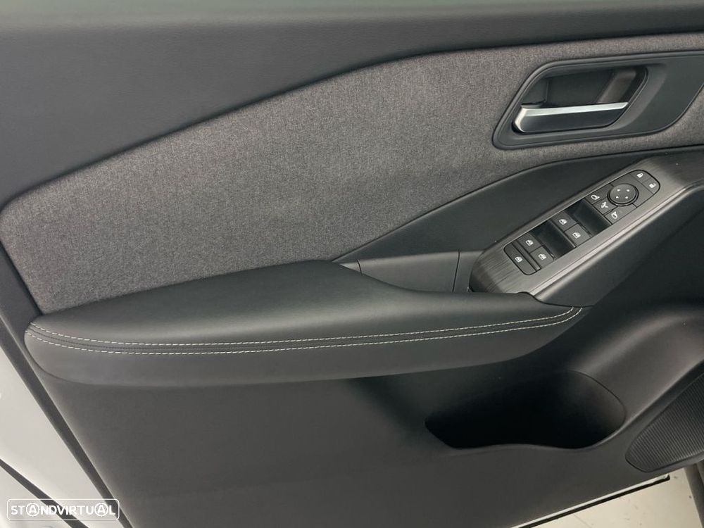 Nissan Qashqai 1.3 DIG-T Engage - 17