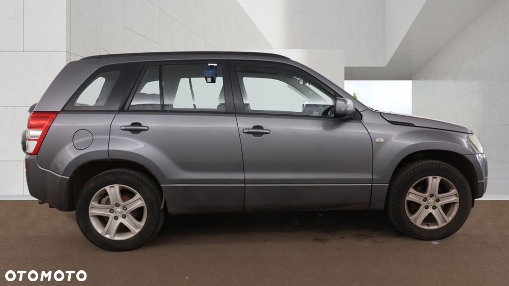 Suzuki Grand Vitara 2.0 - 5