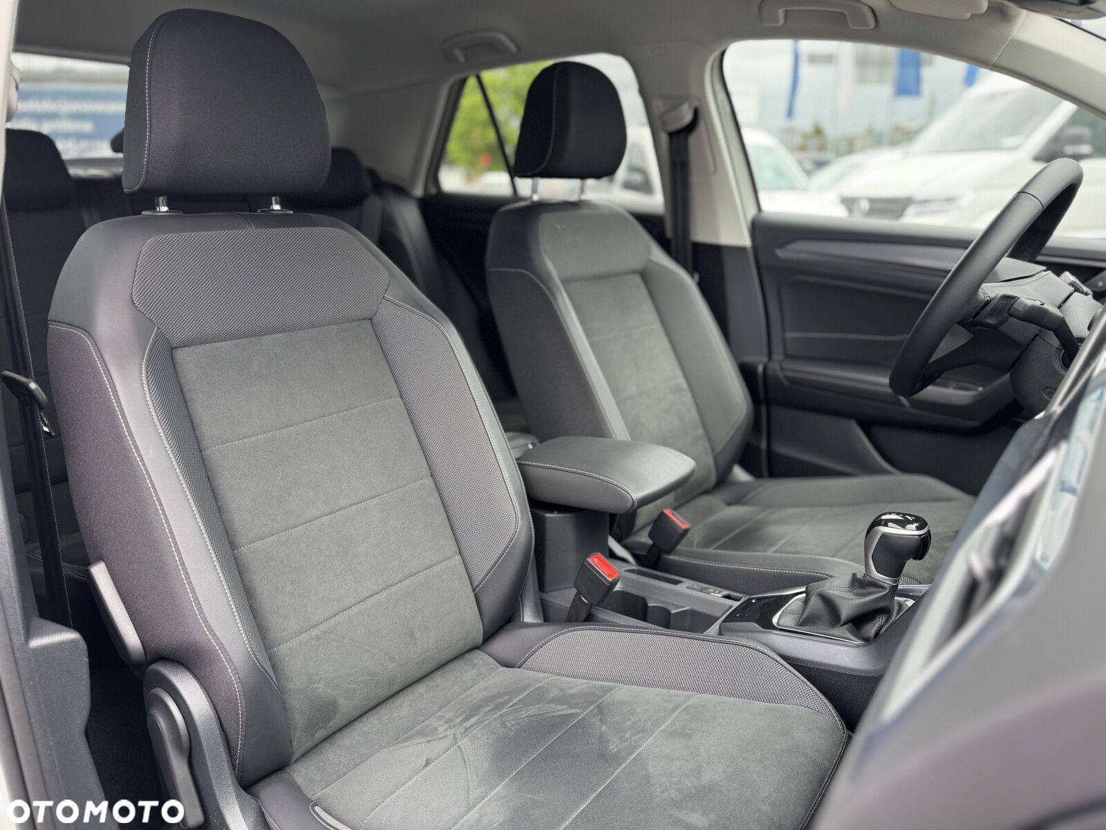 Volkswagen T-Roc 1.5 TSI Style DSG - 24