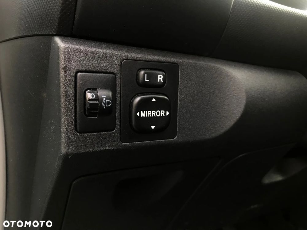 Toyota Yaris 1.0 Terra A/C - 26