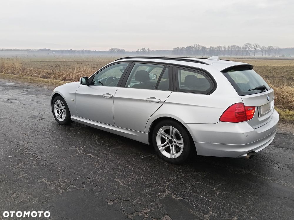 BMW Seria 3 318d - 4