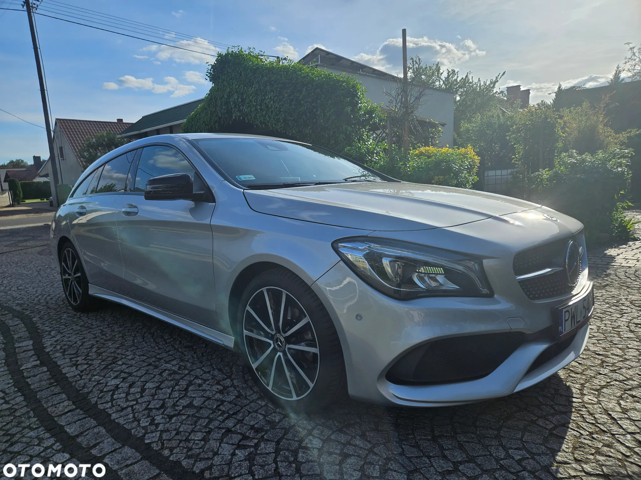 Mercedes-Benz CLA Shooting Brake 180 d 7G-DCT AMG Line - 2