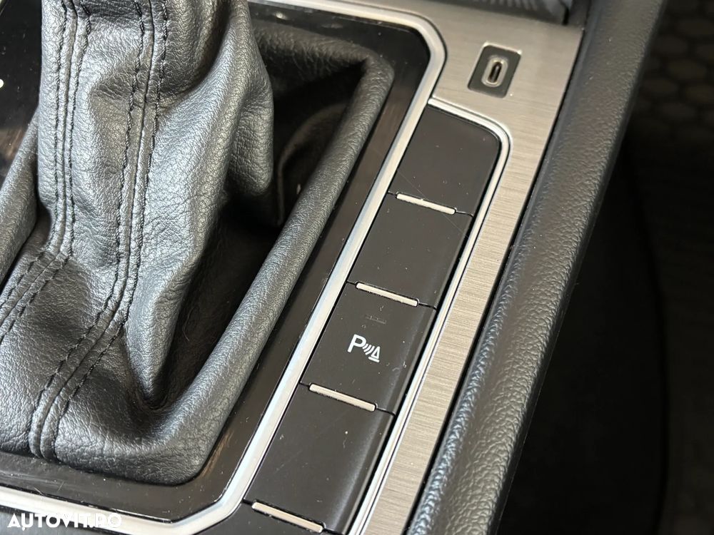Volkswagen Passat Variant 1.5 TSI ACT OPF DSG Comfortline - 25