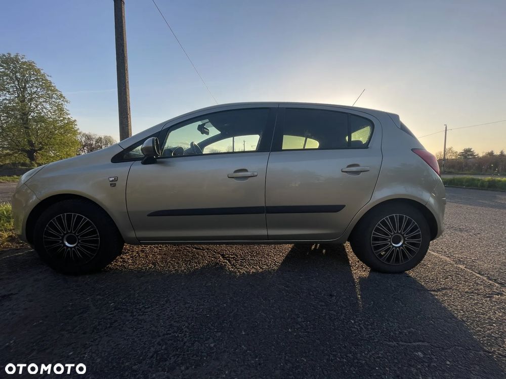 Opel Corsa 1.4 16V Enjoy - 4