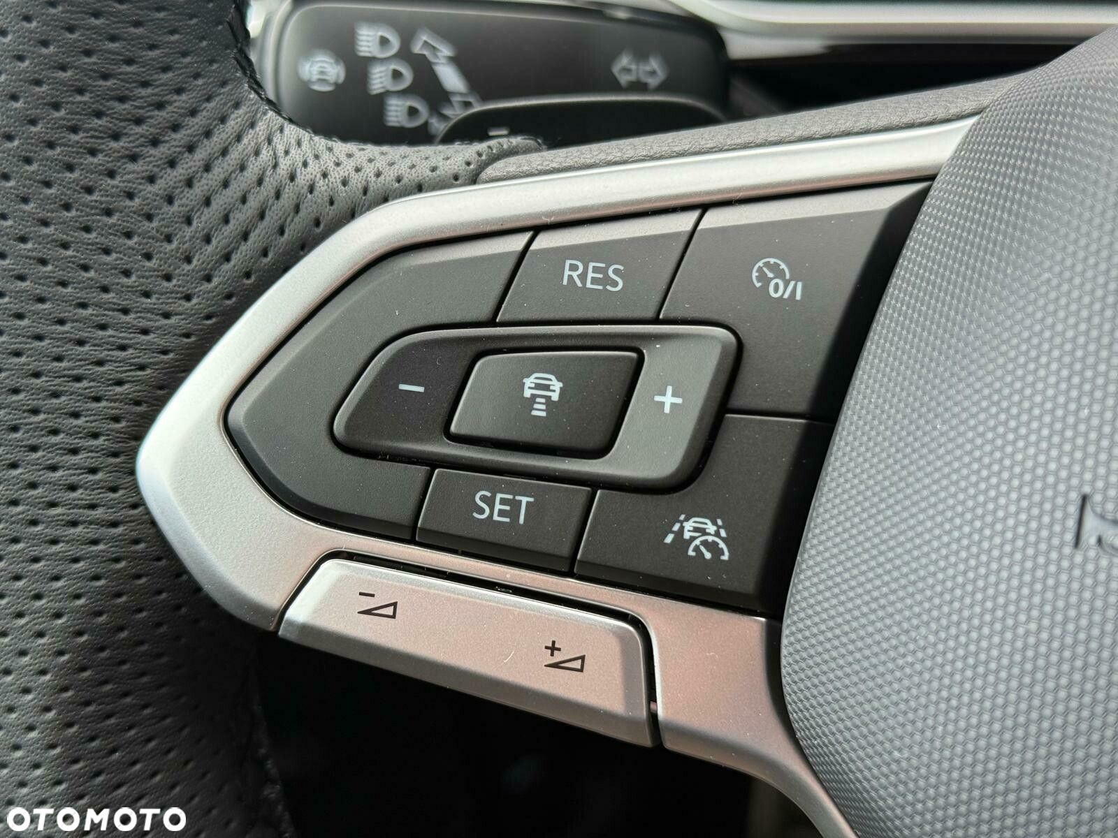 Volkswagen T-Roc 1.5 TSI R-Line Plus DSG - 28