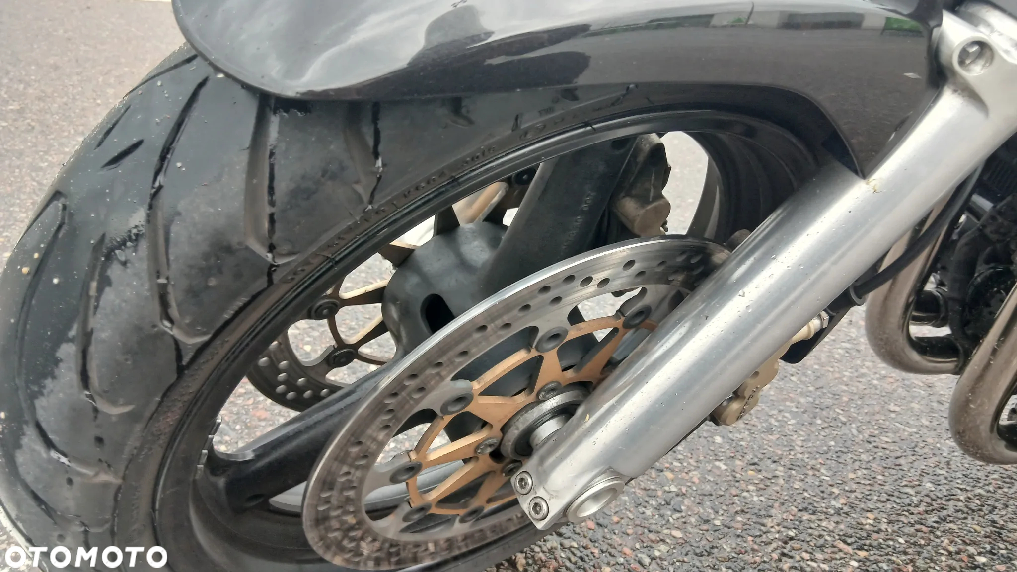 Suzuki GSX - 14