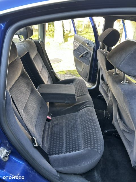 Volkswagen Passat 1.8T Comfortline - 5