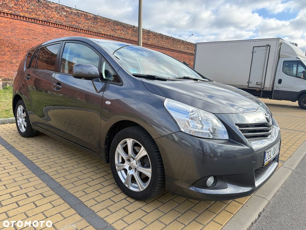 Toyota Verso 1.6 Travel - 1