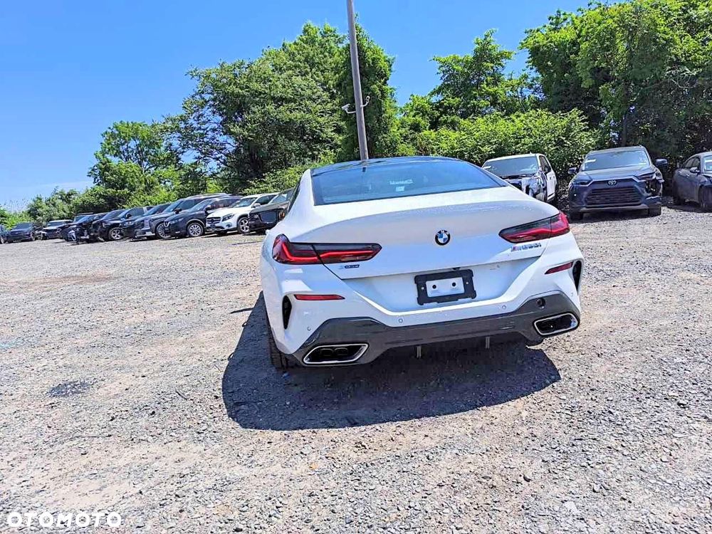BMW Seria 8 - 7
