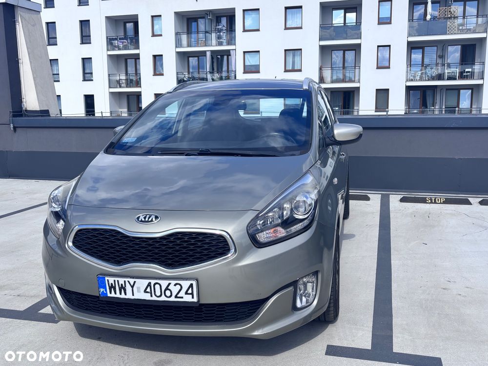 Kia Carens - 5