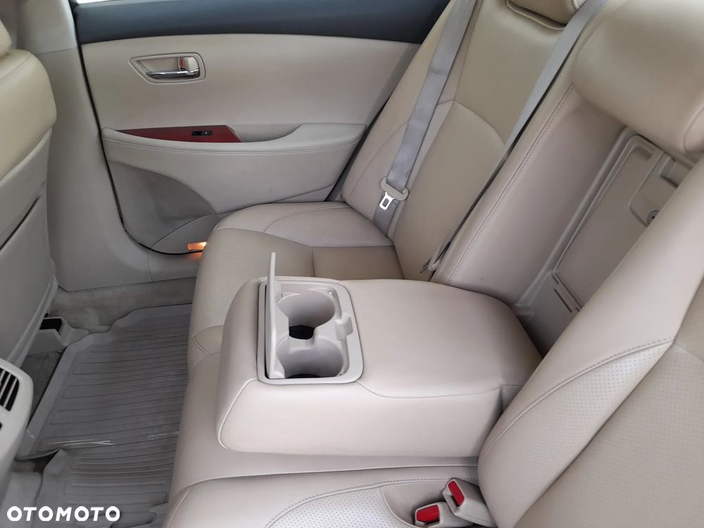 Lexus ES - 4