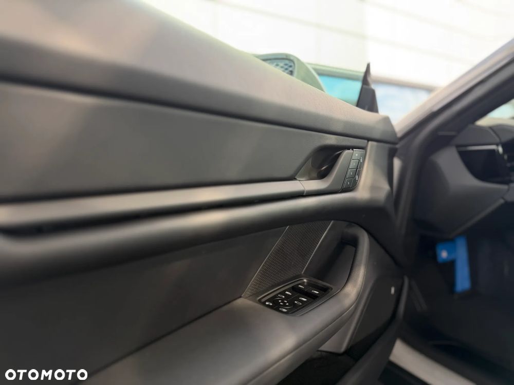 Porsche Taycan 105kWh 4 - 10