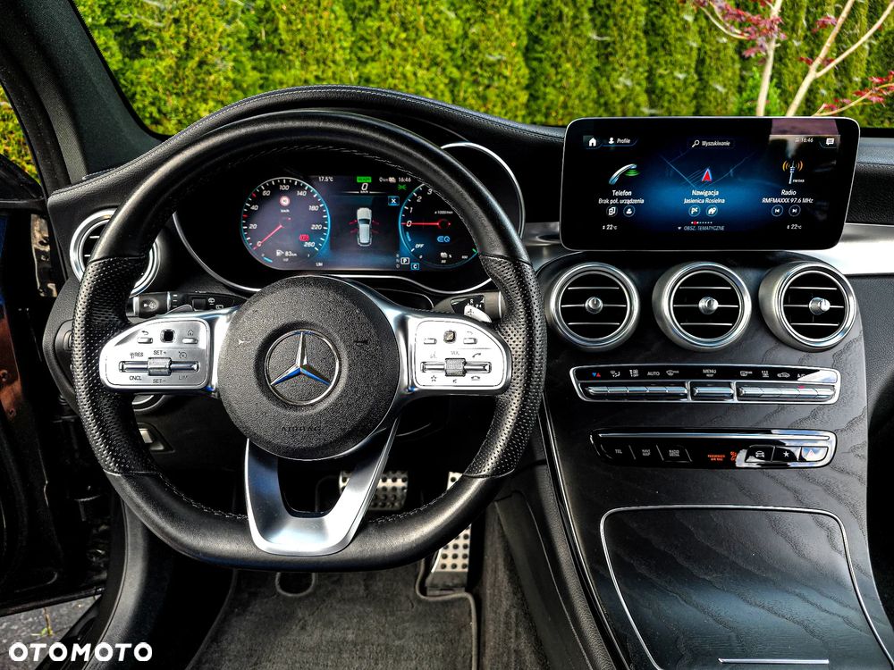 Mercedes-Benz GLC 350 e 4Matic 7G-TRONIC AMG Line - 27