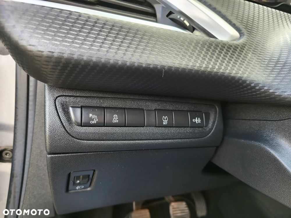 Peugeot 2008 1.2 VTi Allure - 17