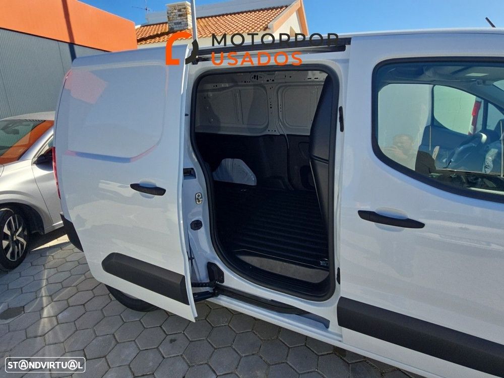 Peugeot e-Partner 50 kWh Longa - 11