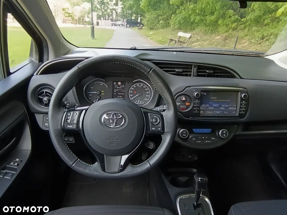 Toyota Yaris Hybrid 100 Premium - 20