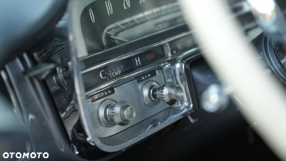 Cadillac Deville - 30