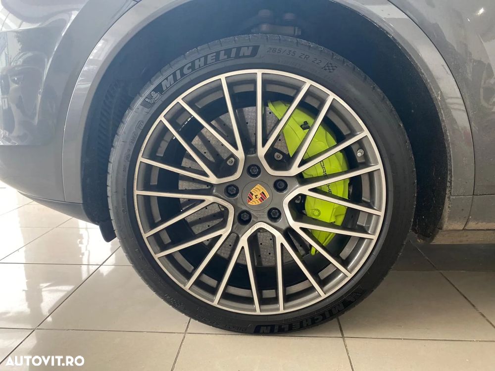 Porsche Cayenne - 20