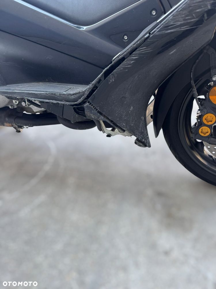 Yamaha Tmax - 18