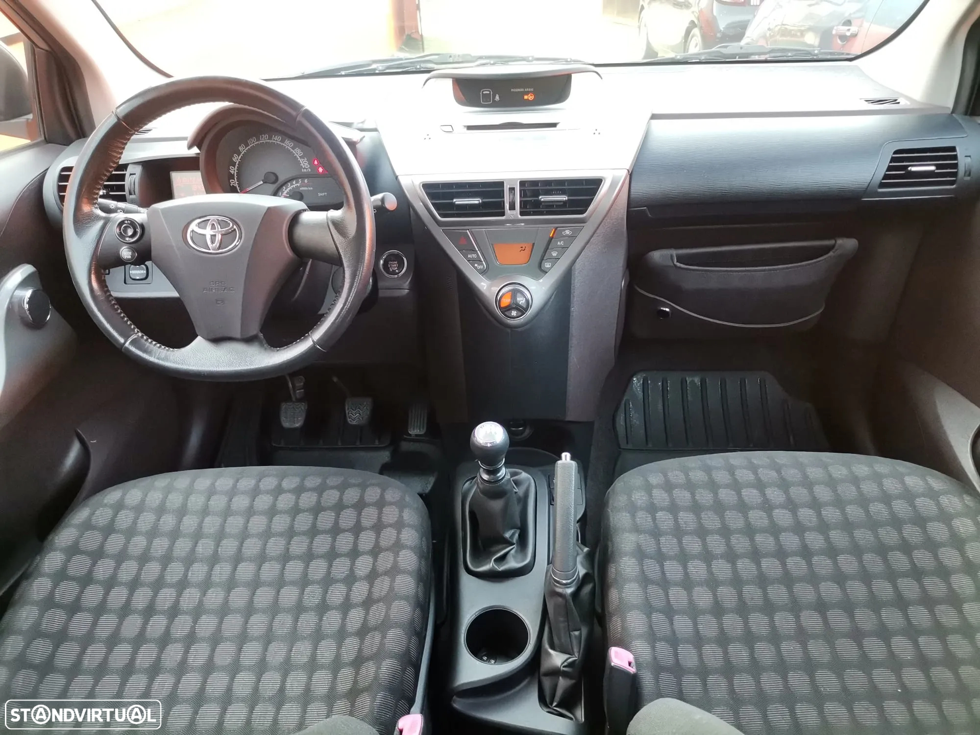 Toyota iQ 1.4 D-4D + - 5