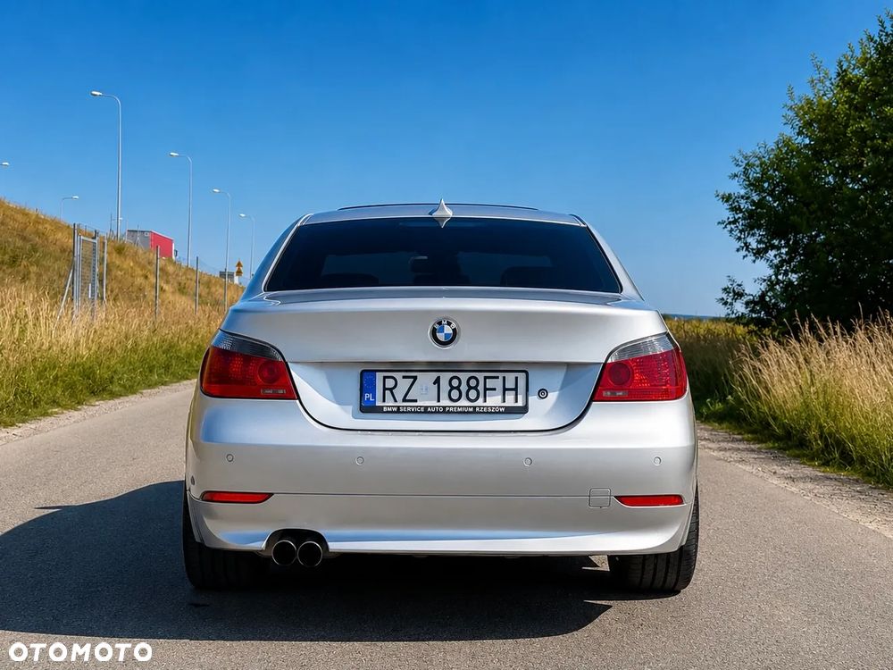 BMW Seria 5 520i - 4