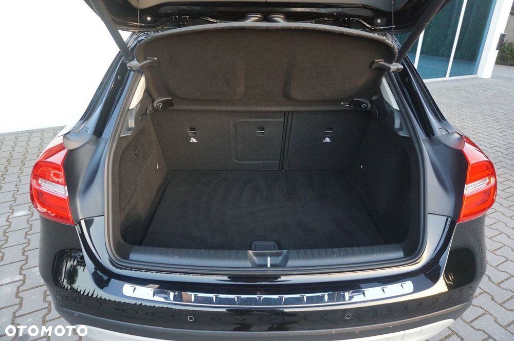 Mercedes-Benz GLA - 22