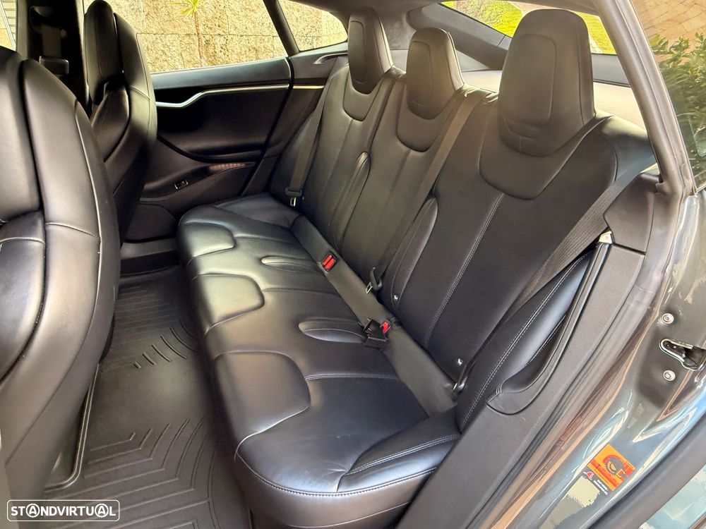 Tesla Model S - 13