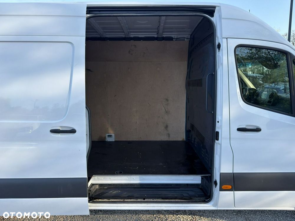 Mercedes-Benz Sprinter - 17