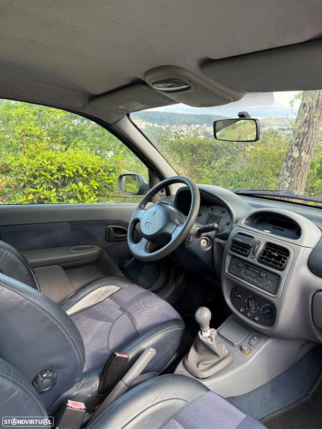 Renault Clio 1.4 16V Initiale - 7