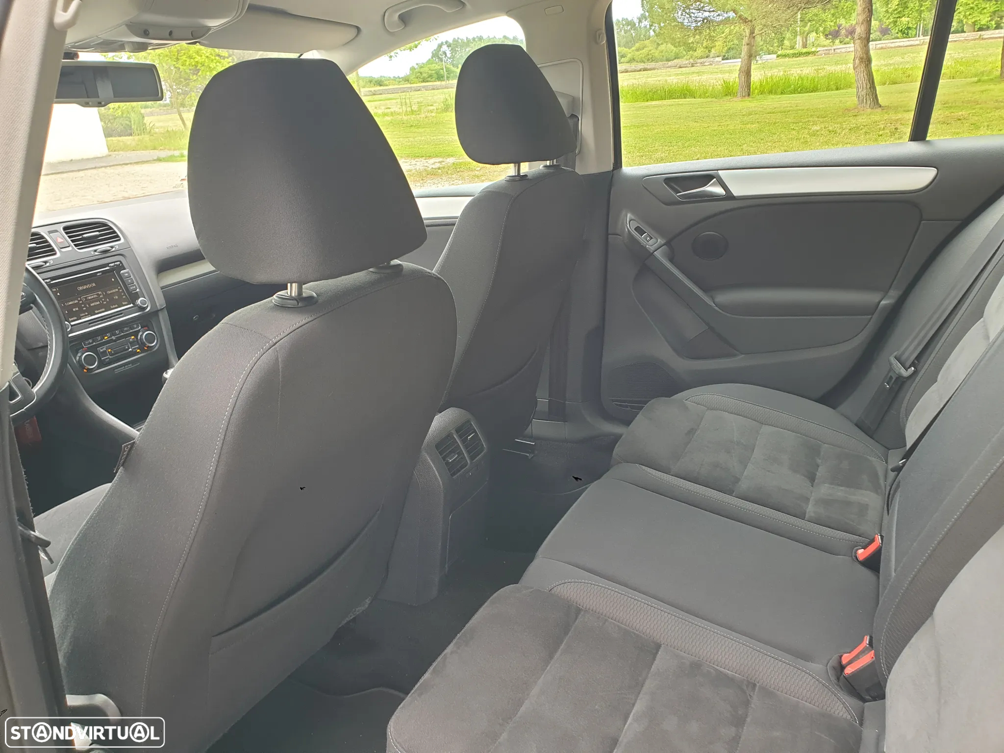 VW Golf 1.6 TDi Highline - 21