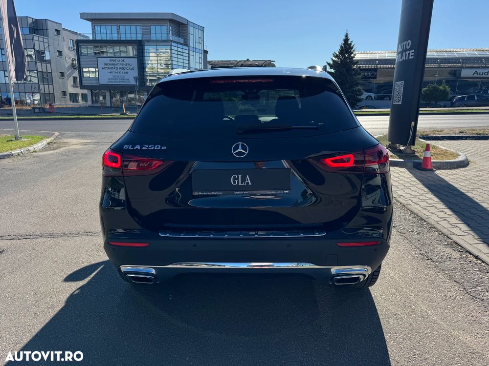 Mercedes-Benz GLA - 15