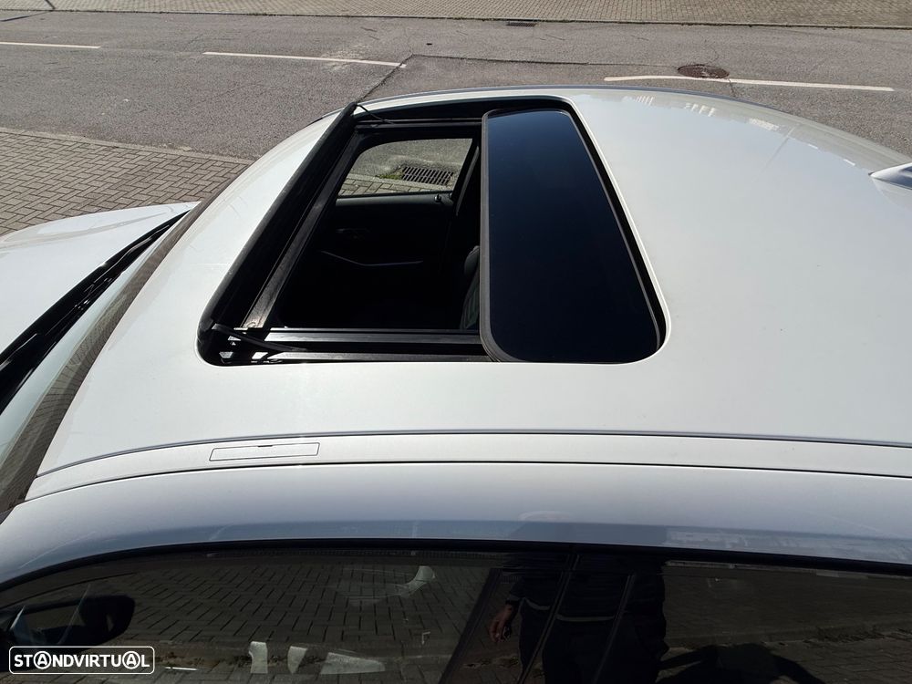 BMW 330 i Pack M Auto - 11