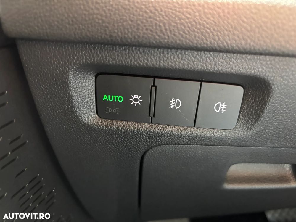 Skoda Octavia 2.0 TDI DSG Ambition - 20