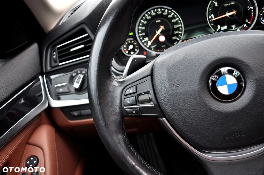 BMW Seria 5 520d - 33