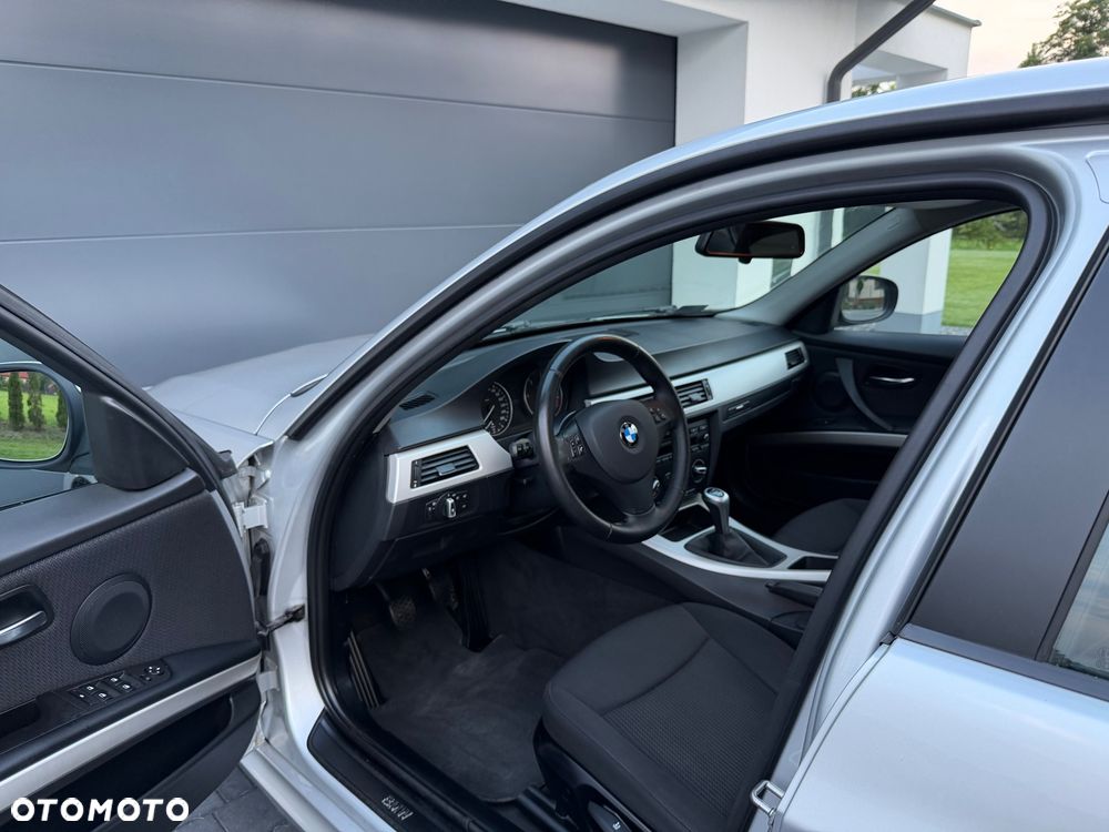 BMW Seria 3 320d - 10