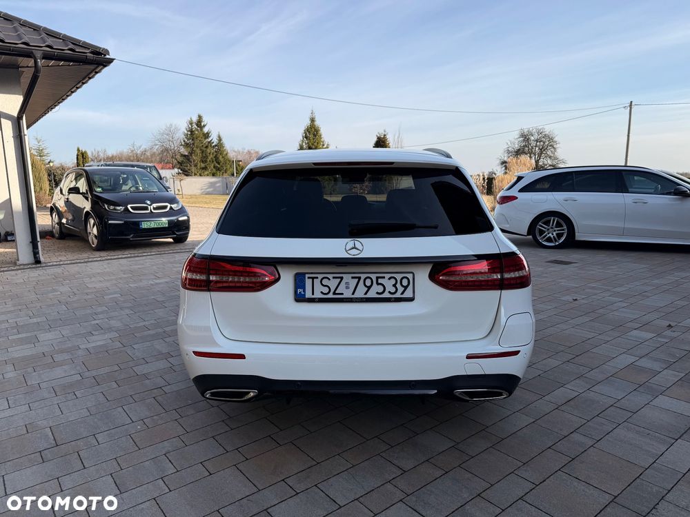 Mercedes-Benz Klasa E 300 de 9G-TRONIC - 36