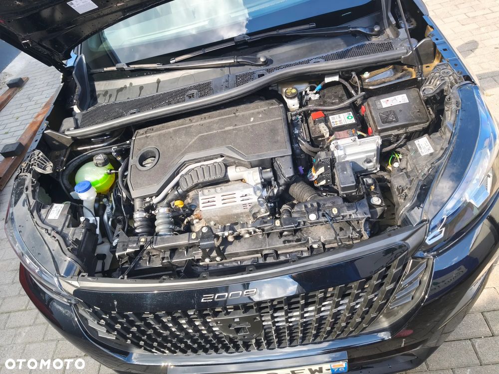 Peugeot 2008 Hybrid 136 e-DSC Style - 24
