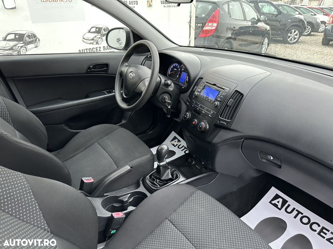 Hyundai i30 i30cw 1.6 blue Classic - 8
