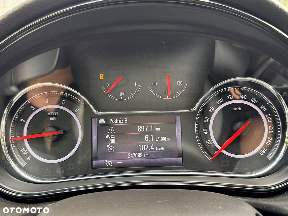 Opel Insignia - 17