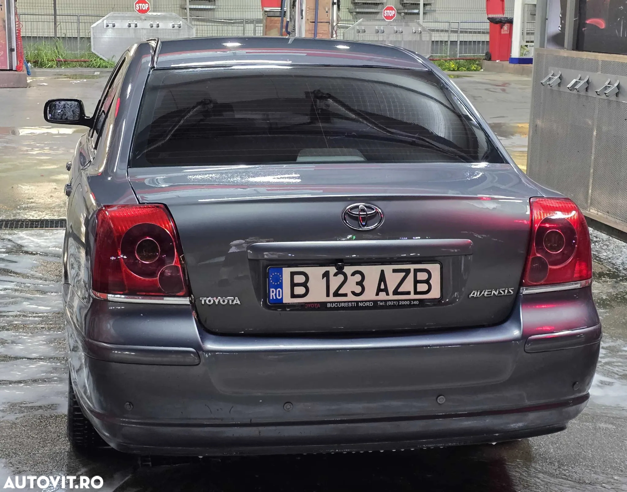 Toyota Avensis 1.8 Sdn. Aut Sol - 3