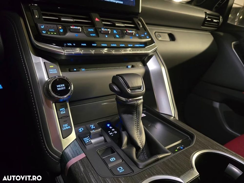 Toyota Land Cruiser 300 - 18