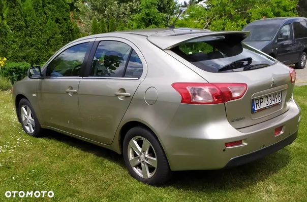 Mitsubishi Lancer 1.8 Invite - 3