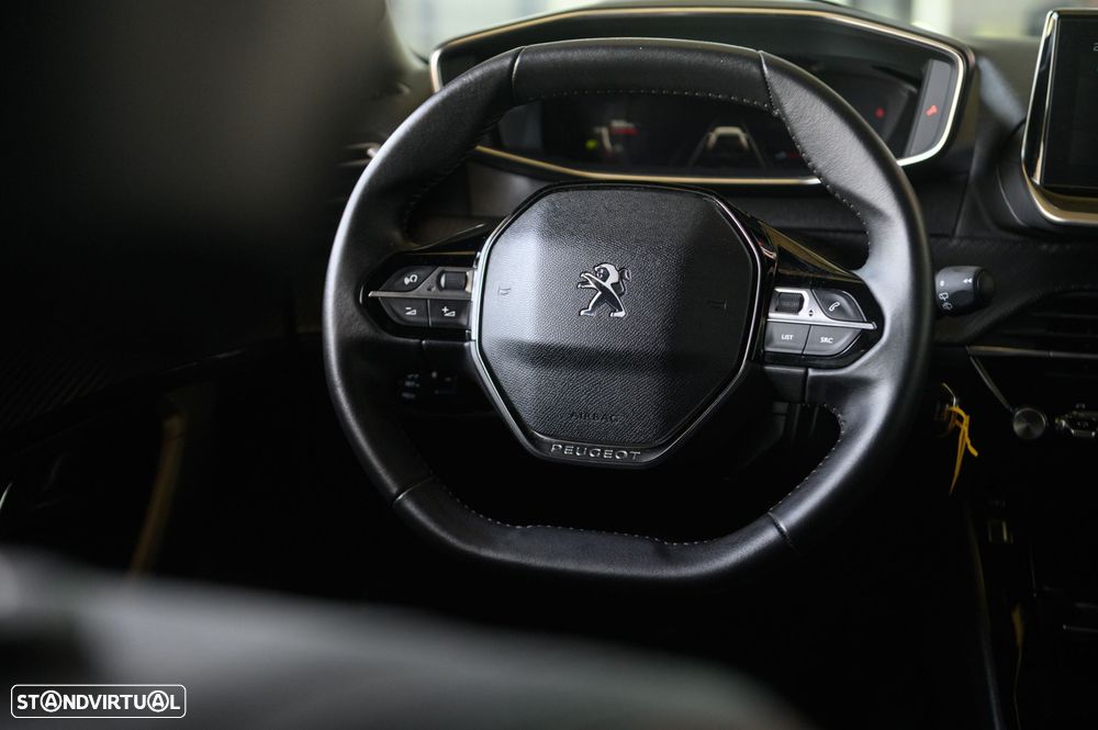 Peugeot 2008 1.2 PureTech Allure - 56
