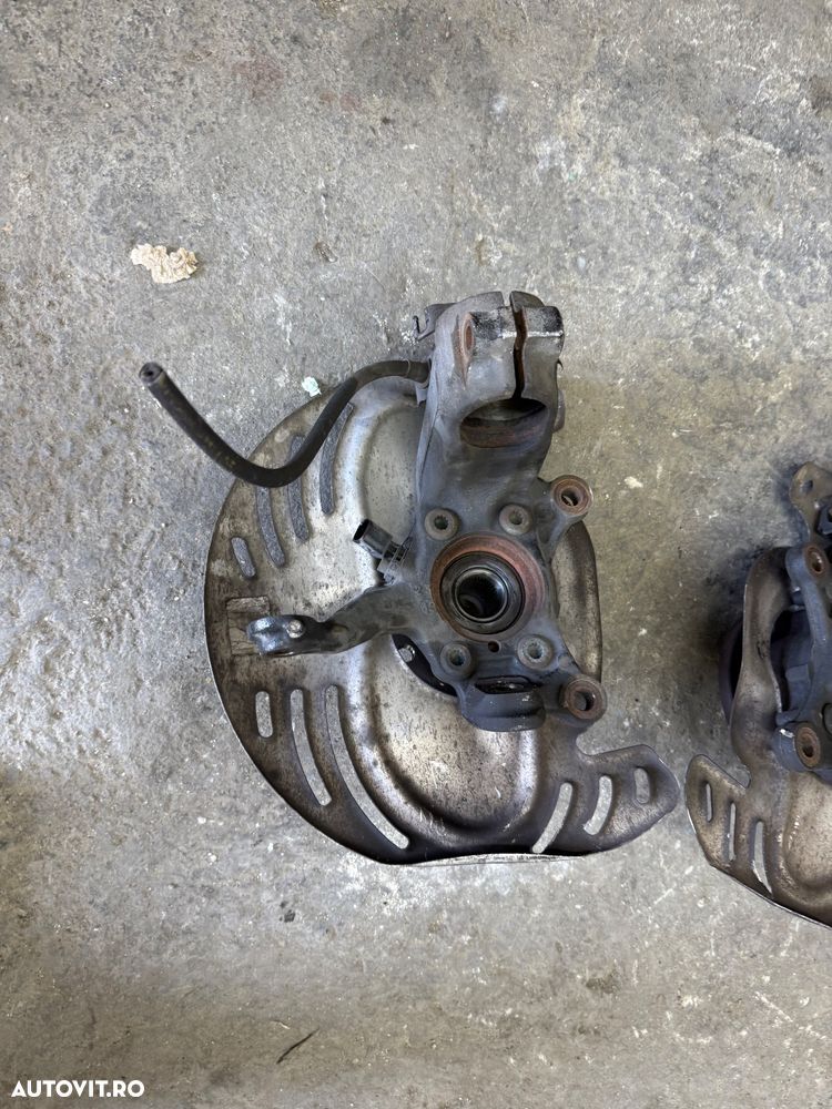 Fuzeta fata stanga sau dreapta AUDI RSQ3 2.5 benz an 2012-2018 - 5