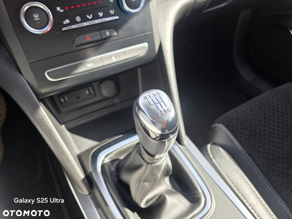 Renault Megane ENERGY TCe 100 EXPERIENCE - 20