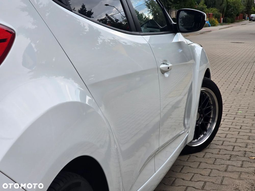 Hyundai Veloster - 17