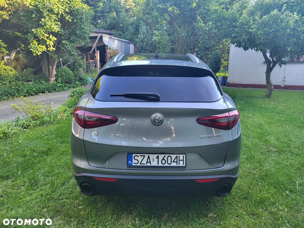 Alfa Romeo Stelvio 2.0 Turbo 16V AT8-Q4 Ti - 11