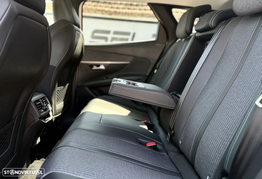 Peugeot 3008 1.6 Hybrid Allure Pack e-EAT8 - 26